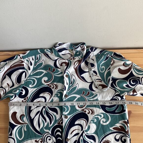 Hilo Hatties Made in Hawaii Vintage Button front Hawaiian shirt M - Picture 6 of 7